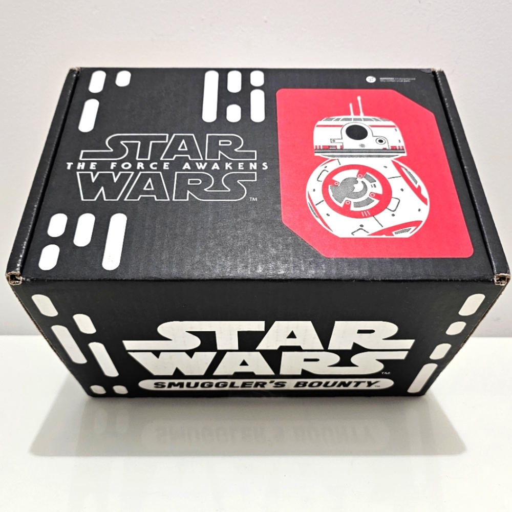 Star Wars Funko Smugglers Bounty The Force Awakens BB-8 Subscription Box. COMPLE